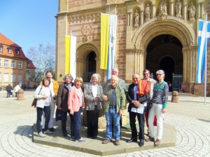 Unsere Gruppe vor dem Dom in Speyer